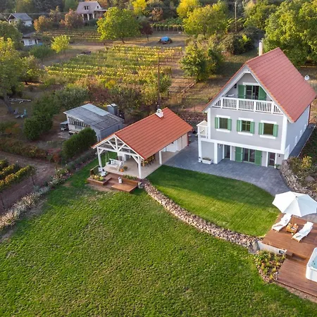 Lovassy Vendeghaz Gasthof Lovas